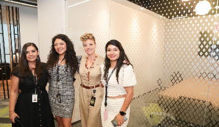  Alicia Cuéllar, Carmina Valero, Miriam Moran y Lupita Morales.