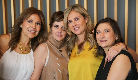  Adriana Rueda, Claudia Hinojosa, Beatriz Villegas y Maritere Cadena.