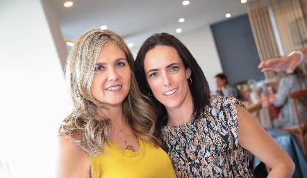  Beatriz Villegas y Lucía Zacarías.