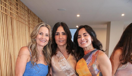  Karina Vita, Claudia Artolózaga y Anilú Enríquez.