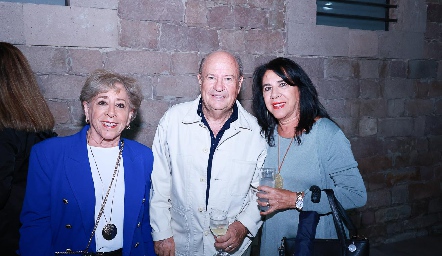  Elma Farías, Manuel Villar y Gladis de Villar.