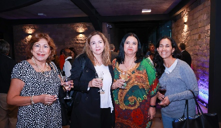  Patricia, Sandra Mata, Cristina Ortiz y Fabiola Martínez.