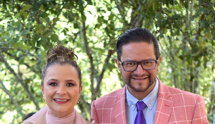  Fabiola Nava y Pablo Nava.
