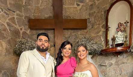  Leo Salinas, Gris Salinas y Dani Leyva.