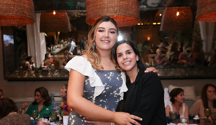  Ana Gaby Motilla y Marcela Schekaiban.