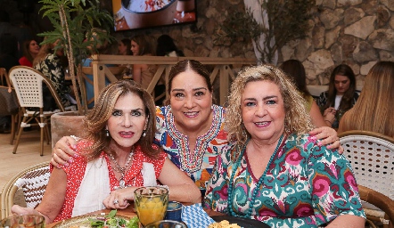  Isabel Gómez, Pili Leos y Luz Elena Solana.