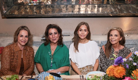  Alejandra Medina, Mercedes Morales, Olga Suárez y Elena Gaviño.