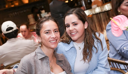  Majo Vázquez y Anie Gómez.