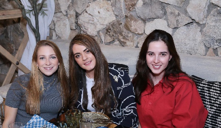  Ale Álvarez, Geo León y Renata Castillo.