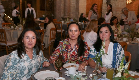  Claudia Álvarez, Angélica Díaz Infante y Verónica Villarreal.