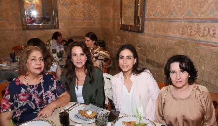  Isabel Torres, Leticia Gutiérrez, Lula Torres y Lula López.