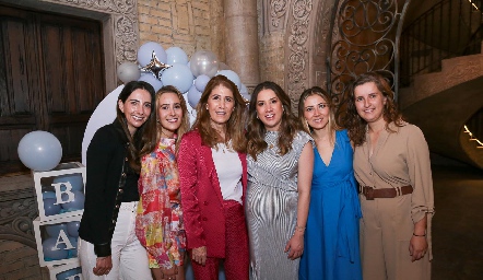  Mariana Alcalá, Lucía Martín, Mónica Hernández, Mónica Torres y Elizabeth Treviño y Sofía Torres.