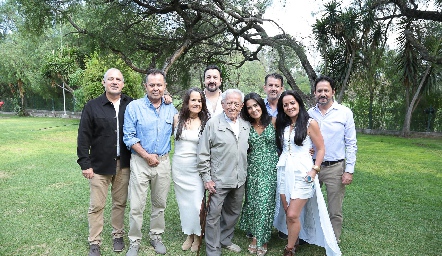  Héctor Gutiérrez con sus hijos.