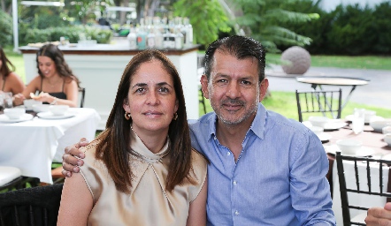  Paola Soto y Obed Gutiérrez.