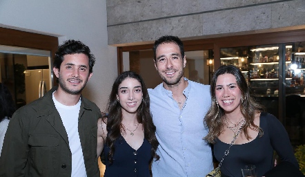  Julián Abud, Paula Pérez, Javi y Camila García.