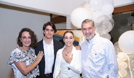  Gloria Martínez, Juan Pablo Leiva, Mari Del Valle y José Luis Leiva.