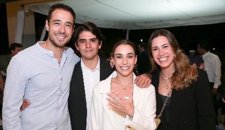  Javier, Juan Pablo Leiva, Mari Del Valle y Camila.