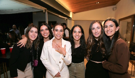  Fer Del Valle, Montserrat Piñero, Mari Del Valle, Valentina Gameros y Marlú Estrada.