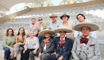  Rodrigo Malo, Martha Malo, Andrés Bárcena, Diego Bárcena, Rodrigo Malo, María de Jesús Veliz, Camila Bárcena, Martha Carolina Lozano, Carlos Malo Barragán, Carlos Malo Veliz y Carlos Malo Lozano.