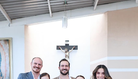  Patricio Valle, Nicolás Valle, Rodrigo Valle, Ana Gaby Ibarra, Sebastián Valle, Adri de la Maza y Martina Valle.