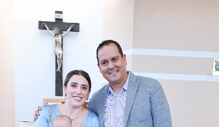  Carla Ibarra y Octavio Castillero con su sobrino Sebastián Valle.