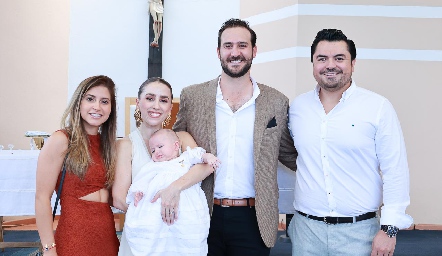  Conchita Stahl, Ana Gaby Ibarra, Sebastián Valle, Ro Valle y Eugenio Guerra.