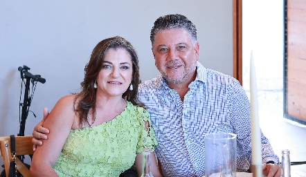  Lupita Rivera y Tomás Díaz de León.