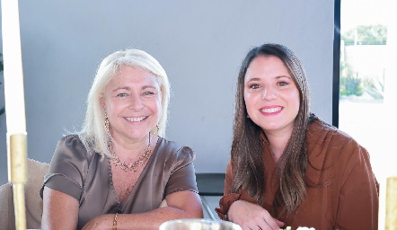  Laura Sierra y Ceci Guevara.