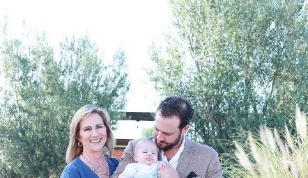  Maru Bárcena, Sebastián Valle y Ro Valle.