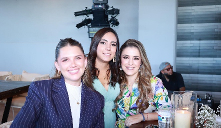  Sofía Solana, María Berrueta y María José Hernández.