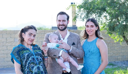  Gabriela Bárcena, Rodrigo Valle, Sebastián Valle y Roberta Bárcena.