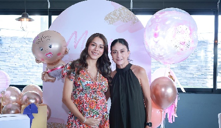 Paulina Rodríguez con su cuñada Carolina Gallardo.