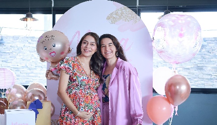  Paulina Rodríguez y Regina González.