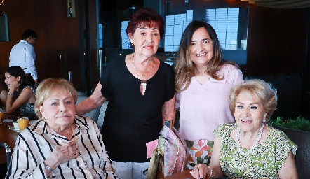  Luz María de Serna, Mela Hernández, Eve Cortés y Josefina Hernández.