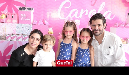  María José, José Tomás, Javiera, Macarena y Félix González.
