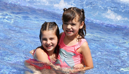  Carola y Sofi.