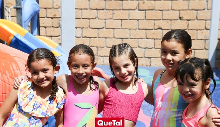  Regina, Camila, Carola, Emi y Sofi .