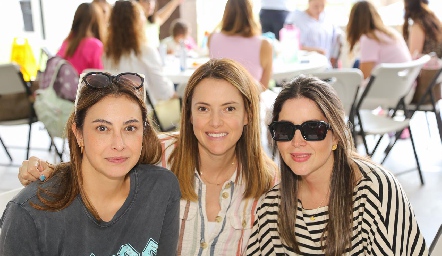  Alejandra Rodríguez, Andrea Medina y Adriana Cervantes.