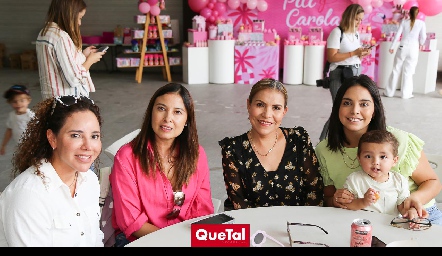  Aida Blanco, Gaby Castillo, Elena Saucedo, Fer Álvarez y Josema.