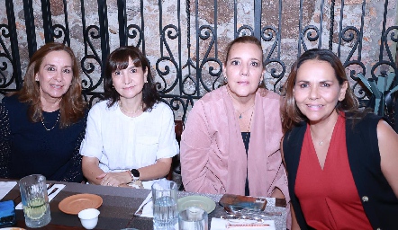  Maru Velázquez, Pina Cadena, Isabel Castillo y Toyita Villalobos de Dávila.
