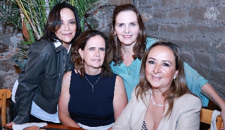  Lucía Betancourt, Martha Zwieger Gaby Gómez y Mónica Cerda.