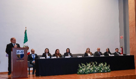  Maximiliano, Samuel de la Vega, Ivana Sanjuanero, Karla, Aura, Jimena, Damaris, Arlin y Ángel Torres.