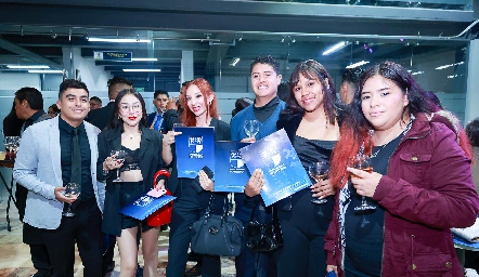  David Morales, Daniela Jacobo, Arisai Vega, Jesús Alberto, Brenda Medrano y María.