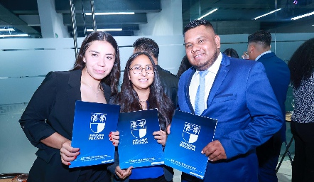  Laura, Yadira Guerrero y Miguel Ángel Barrón.