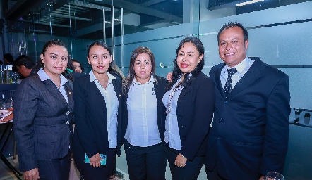  Miriam Rodríguez, Elizabeth Medina, Carla Monreal, Iris Sánchez y Juan Carlos Ortega.