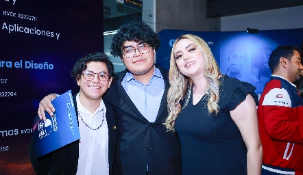  Jonathan, Enrique y Paola.
