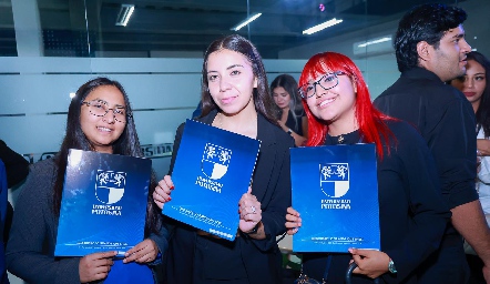  Yadira Guerrero, Laura Reynaga y Jimena Saucedo.