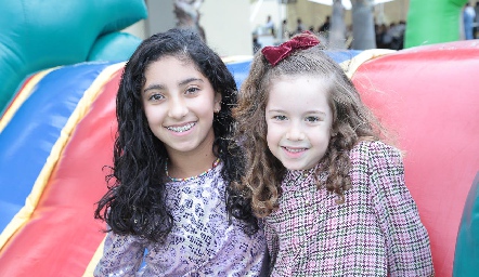  Sofía Chevaile y Camila Feres.
