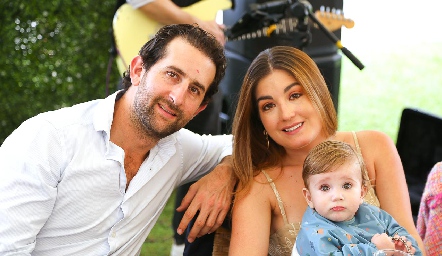  Santiago López, Silvana Zendejas y Pablo Torres.