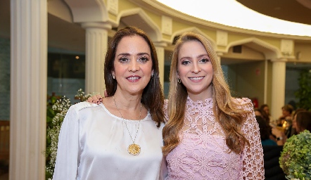  Graciela López con su hija Ale Álvarez.